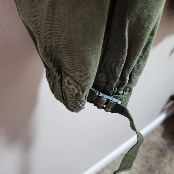 Fashion nova high waisted colorblock cargo pants color olive size Large - Picture 5 of 7